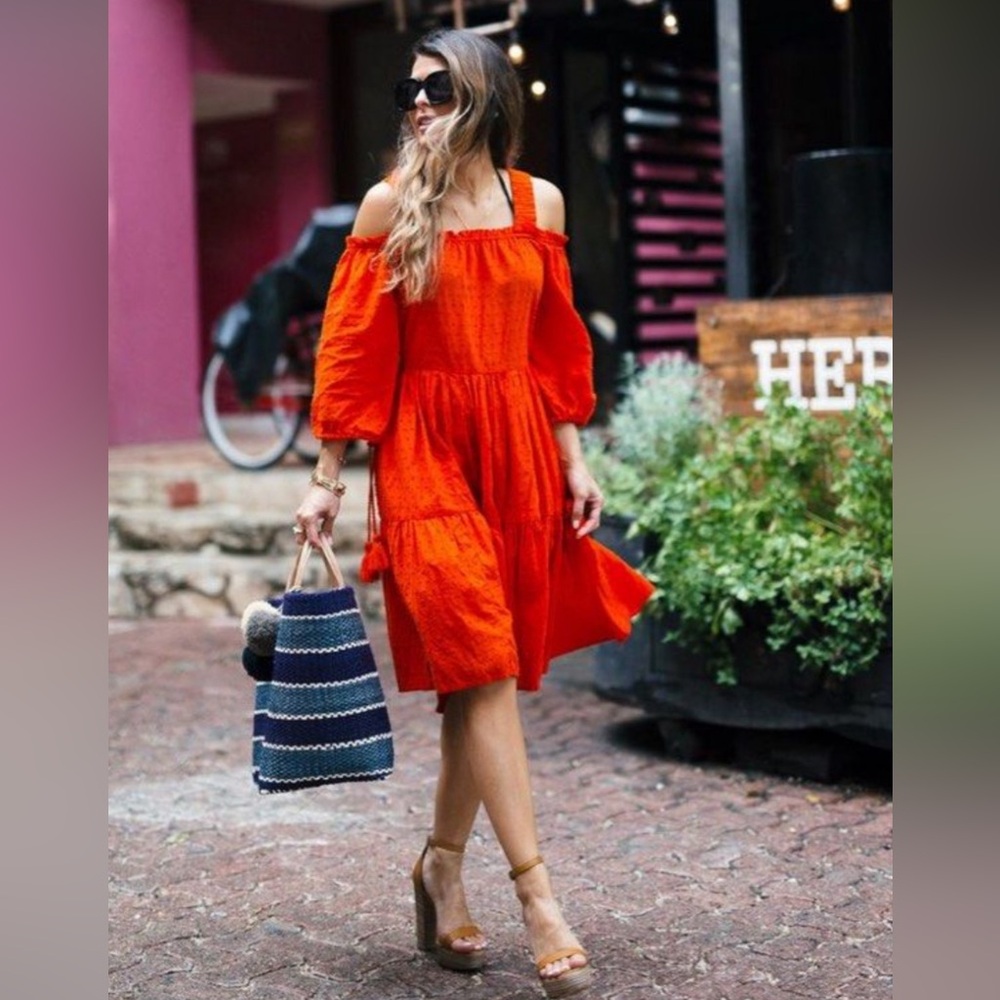 H&M dress size 6. In good condition.